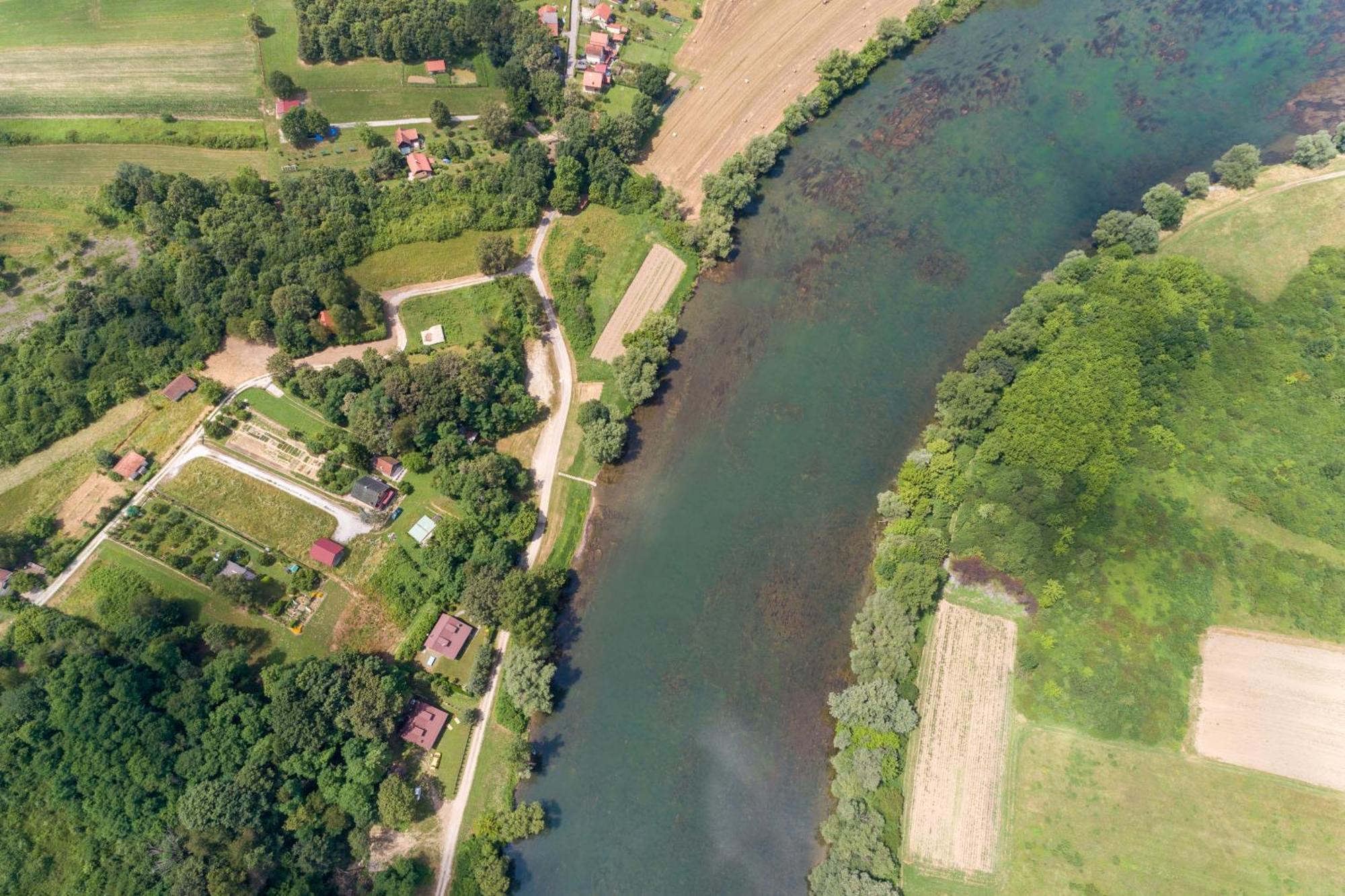 Zagreb, Kuca Za Odmor Swan River Holiday House Lasinja Exterior foto